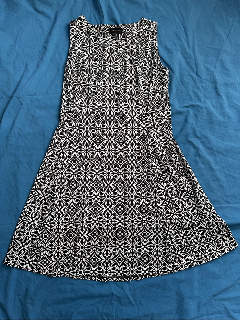 AB Studio Black & White Geometric Sleeveless Dress